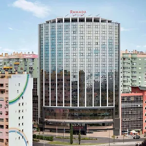 4* מלון Ramada By Wyndham